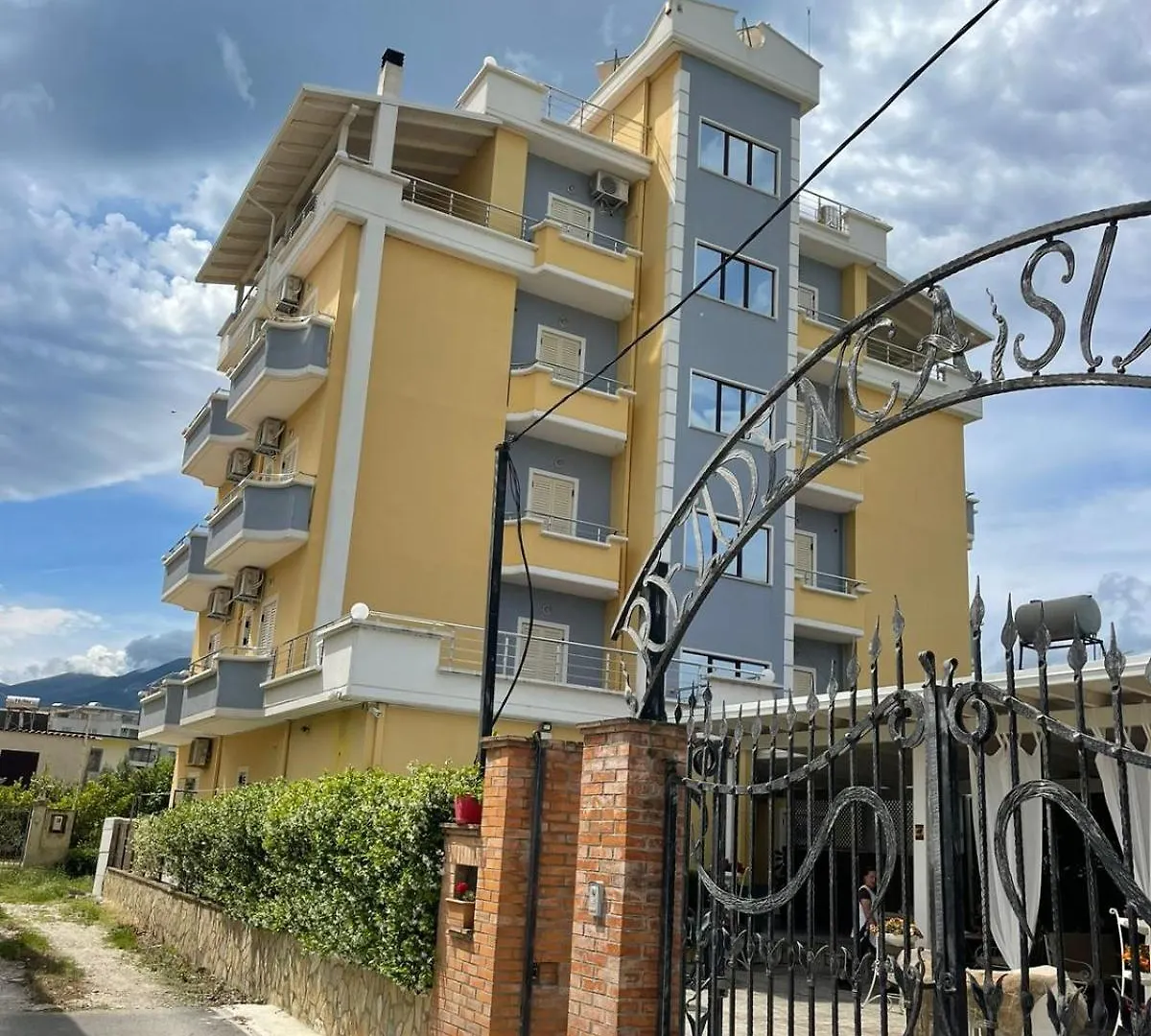 Apartments Rezidenca Sinani Orikum